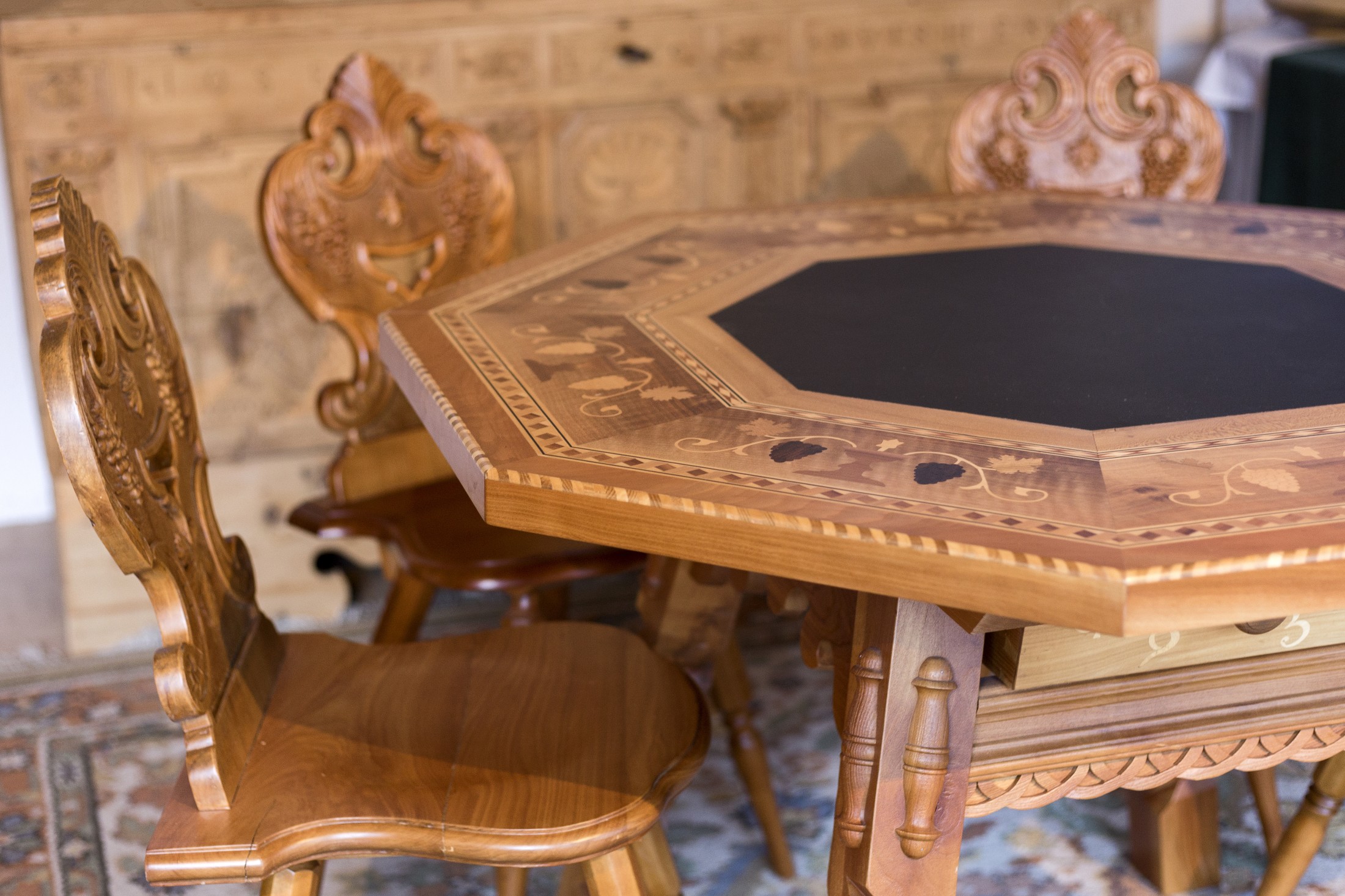 Traditioneller Montafoner Tisch